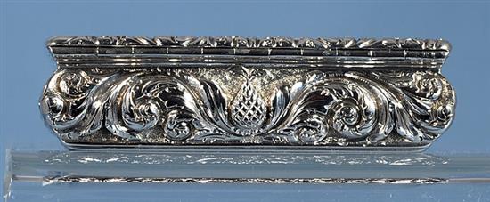 A George IV silver snuff box, by Thomas Shaw, Length 79mm. Weight 3.4oz/107 grams.